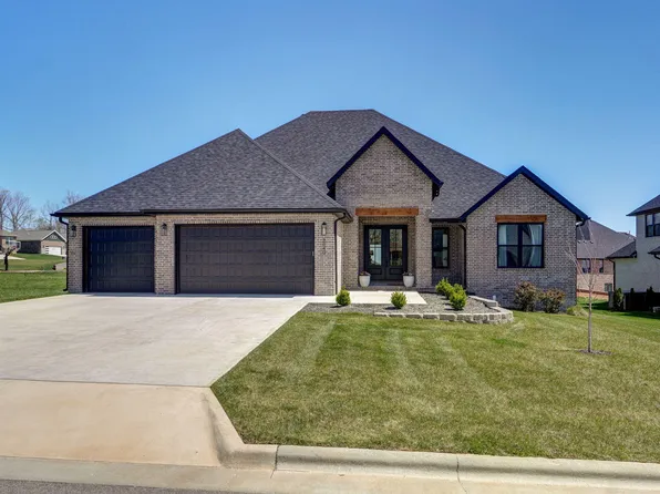 2040 N Riva Ridge Court, Springfield, MO 65802