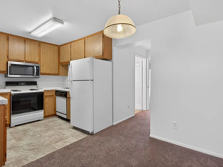 3485 Linden Ave — Photo 7
