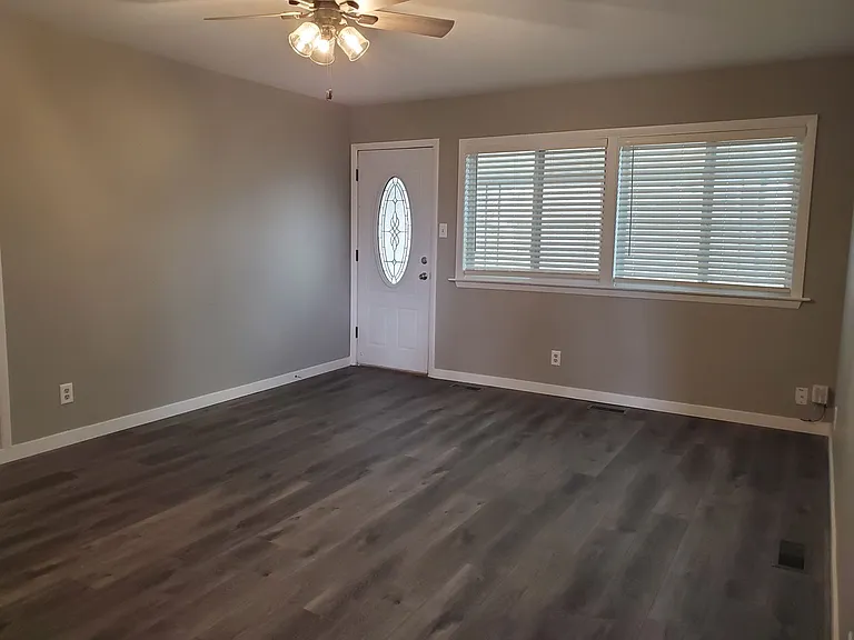 1711 SW Kent Pl — Photo 5
