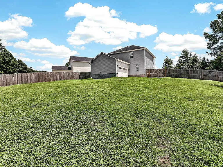221 Robert Alan Dr — Photo 30