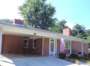 1420 Brookdale Dr, Asheboro, NC 27205