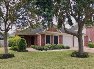2147 Ridgefield Park Ln, Richmond, TX 77469