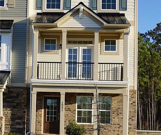 3rd image of 1221 Arabella Dr