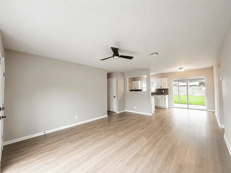 9006 Bowline St — Photo 5