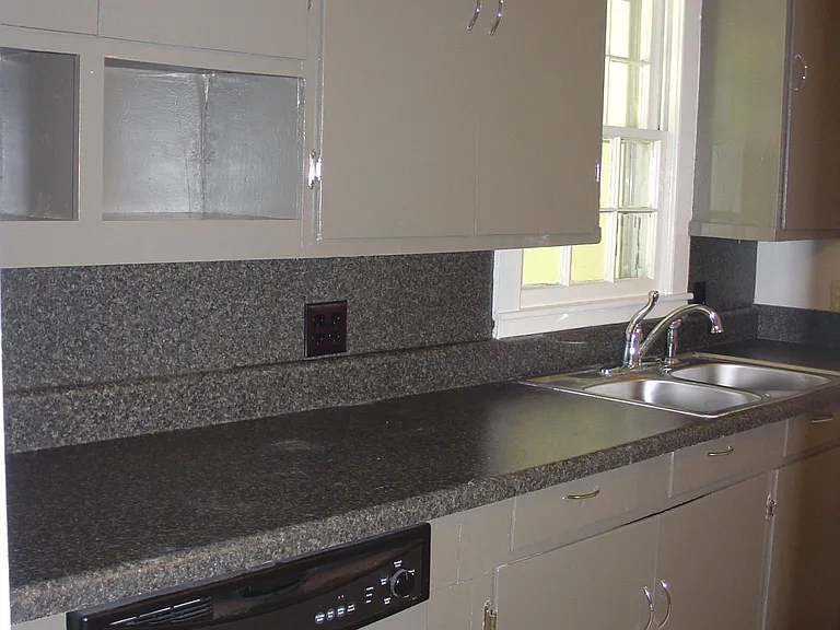 102 Caldwell St — Photo 12
