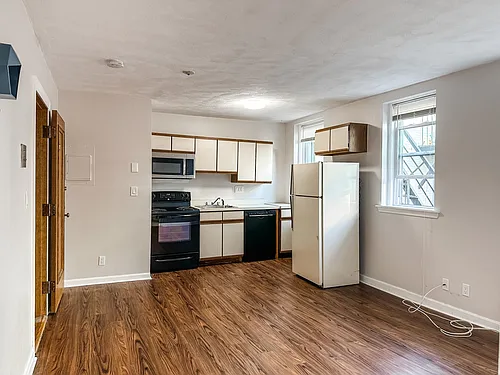 88 Gordon St Photo 1