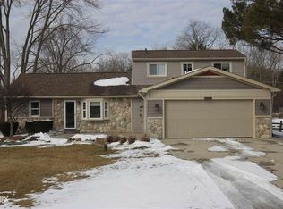 55389 Fairchild Rd, Macomb, MI 48042