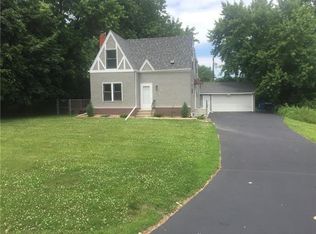 1303 Lakeview Ave, Mendota Heights, MN 55120