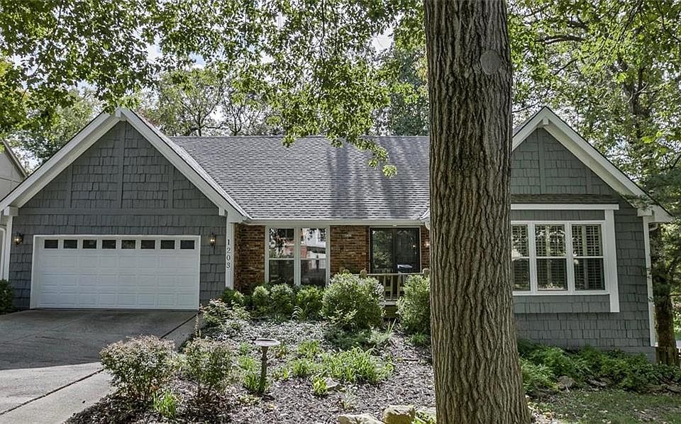 1st image of 1203 Camelot Dr