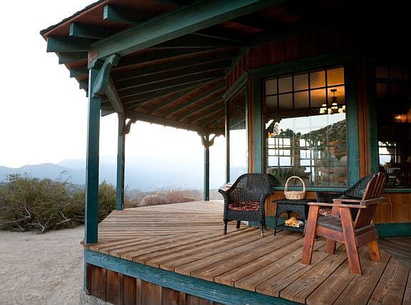 2000sq ft Wrap around porch