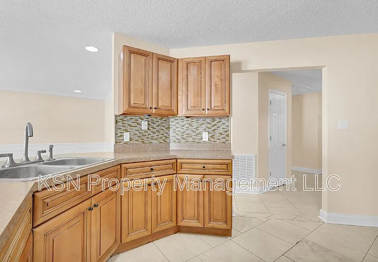 7331 Leghorn St — Photo 34