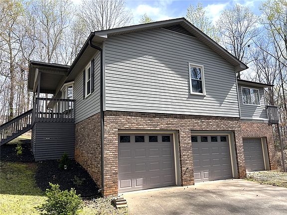 2nd image of 114 Mount Vernon Cir