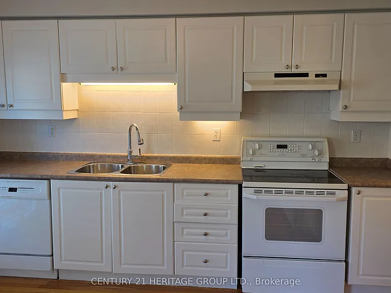 1134 Barclay Cir — Photo 6