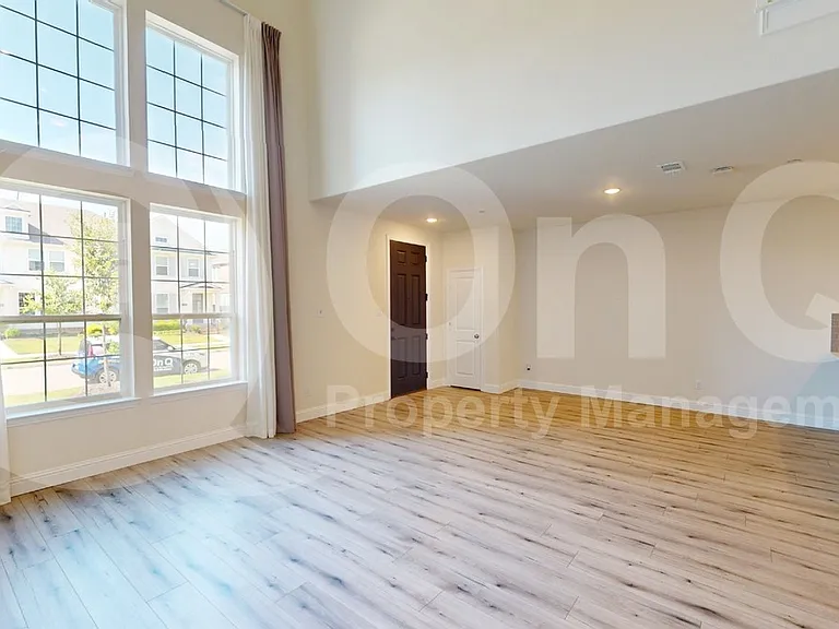 13242 Teton St — Photo 5