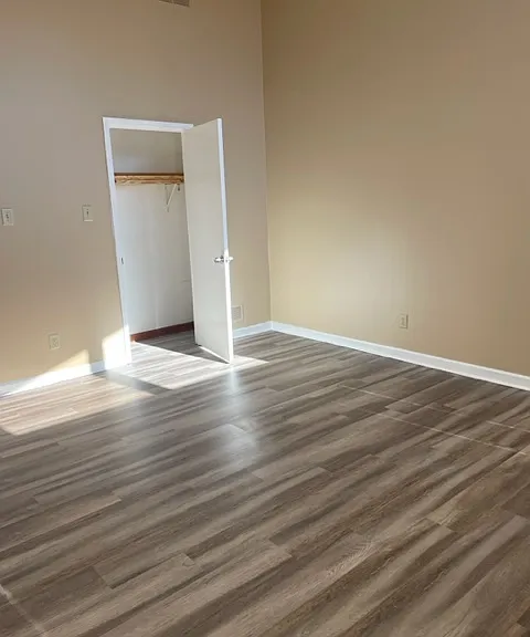 2110 Fairview Rd — Photo 16