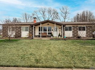 583 Candle Light Ln, Hazelwood, MO 63042