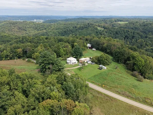 16567 Johnson Hill Rd SW, Newcomerstown, OH 43832