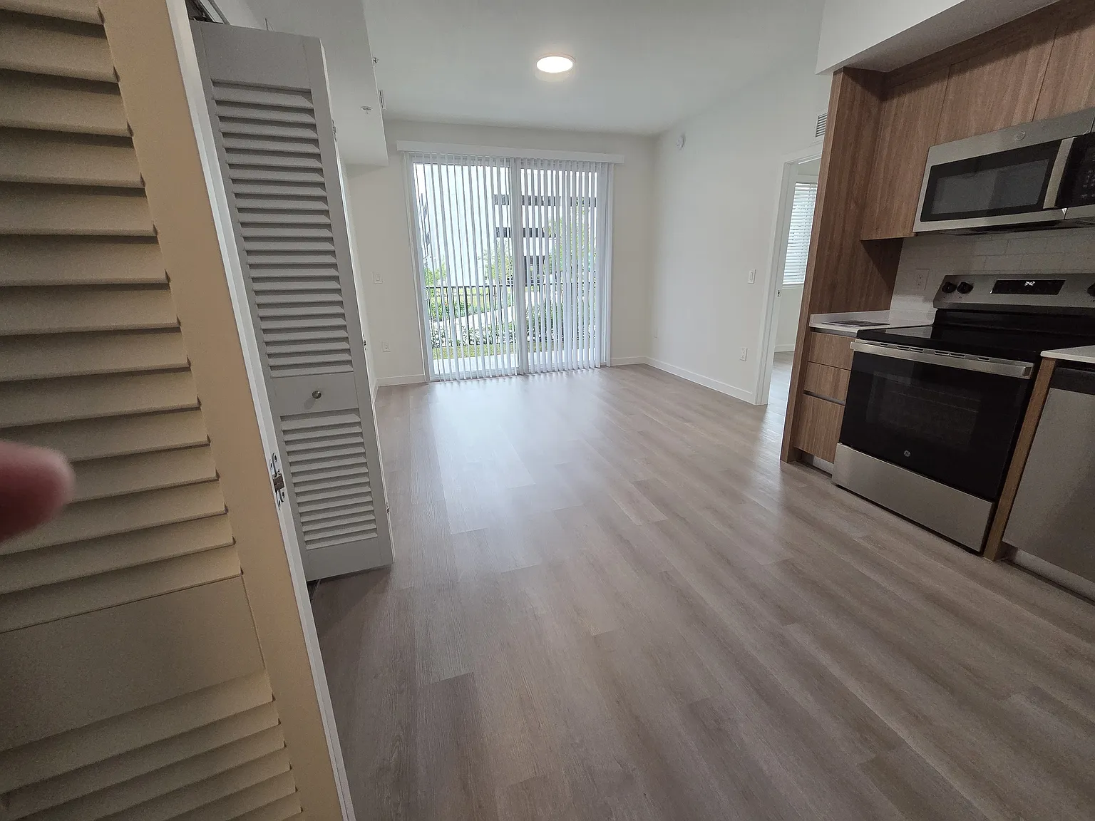 2 bed, 859 sqft, $2,245 — Photo 3