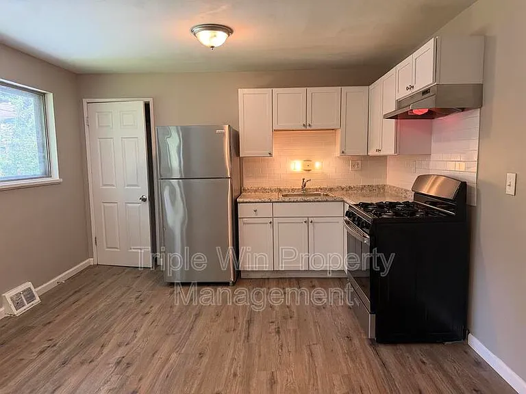 10329 Chesley Dr — Photo 14