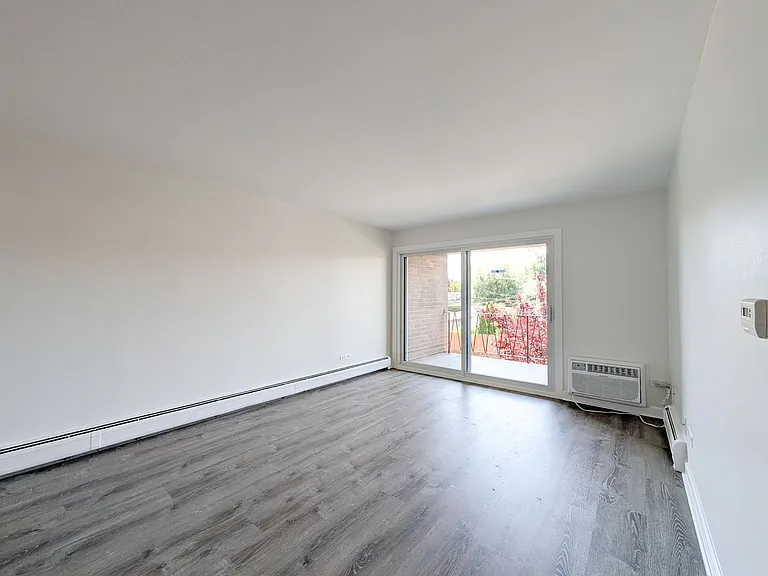 483 N Larch Ave #204W — Photo 6