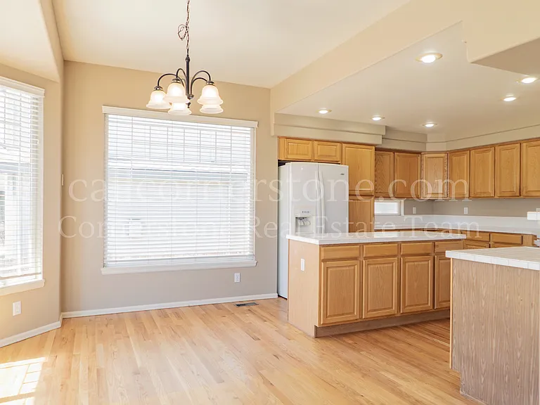 3305 Hollycrest Dr — Photo 5