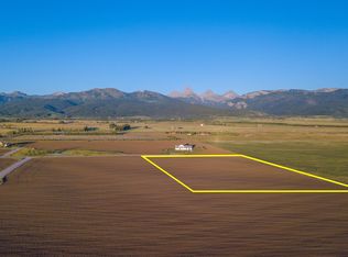 4570 Roxanne St, Driggs, ID 83452