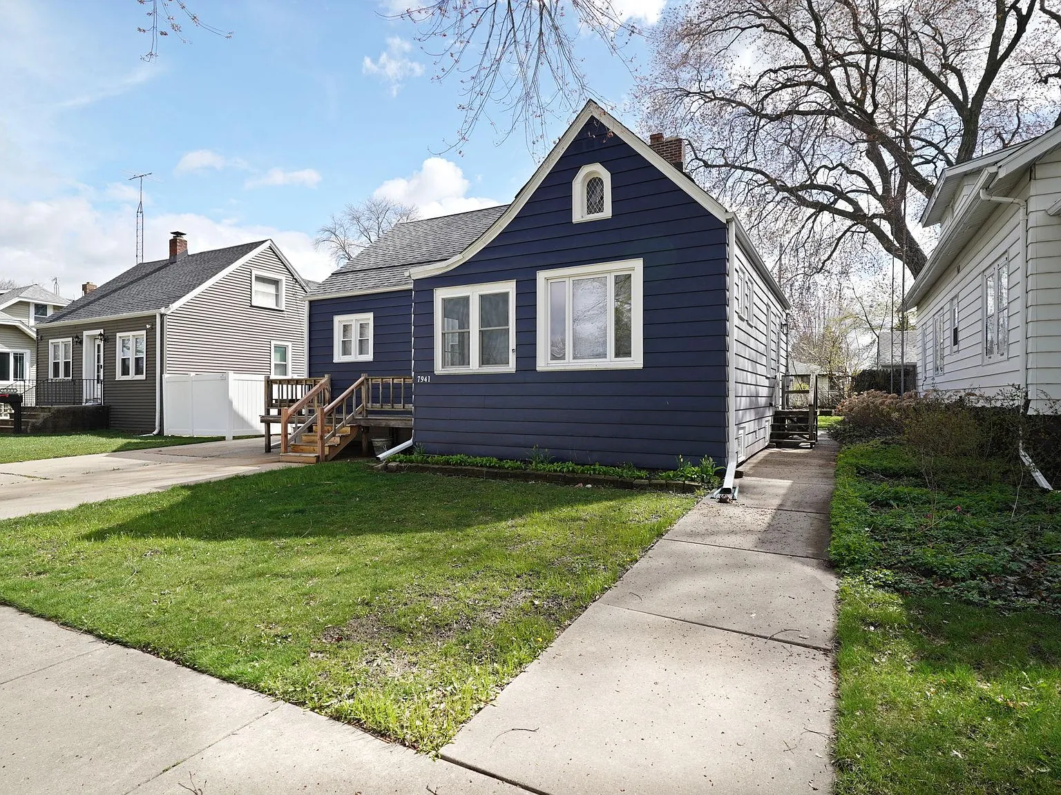 3 bed, 1400 sqft, $2,000 — Photo 3