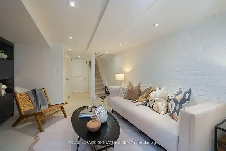 3 bed, 2.0 bath, 2053 sqft, $5,500 — Photo 4