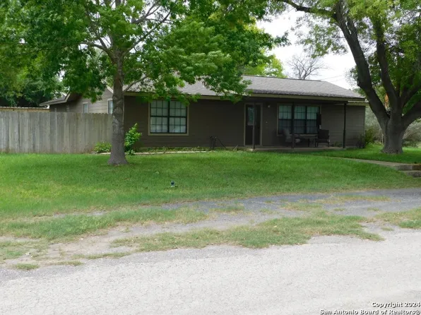 418 POLK ST, Sabinal, TX 78881