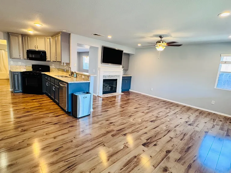 23522 Cheyenne Canyon Dr — Photo 4