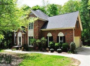 6085 Windsor Farme Rd, Summerfield, NC 27358