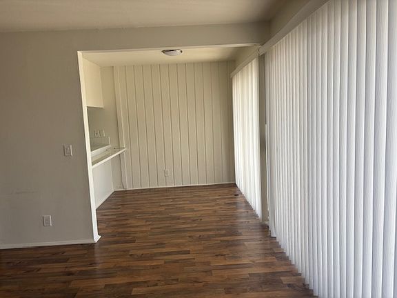 3rd image of 211 Orange St #A