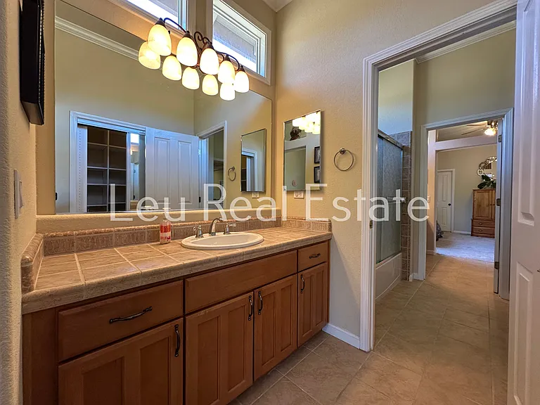 131 Gage Ct — Photo 36