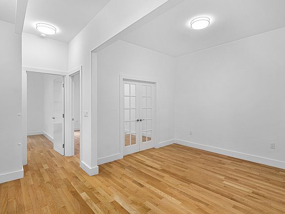 4th image of 1063 Bedford Ave APT 3B