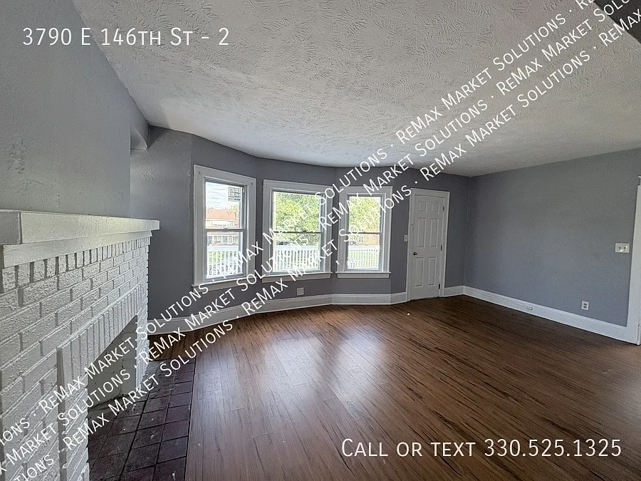 Affordable 2-Bedroom Second-Floor Apartment in Cleveland — Photo 2