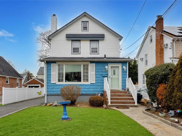 315 Rolling Street, Malverne, NY 11565