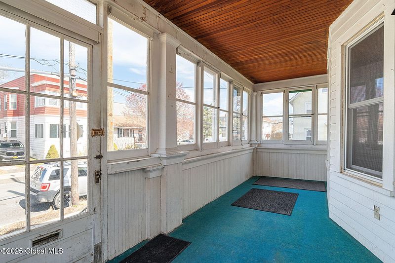 4th image of 4 Arcadia Avenue