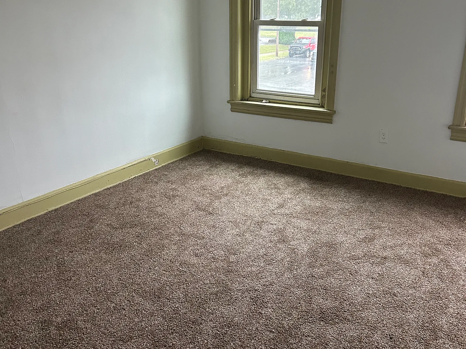 5 bed, 1344 sqft, $2,395 — Photo 4