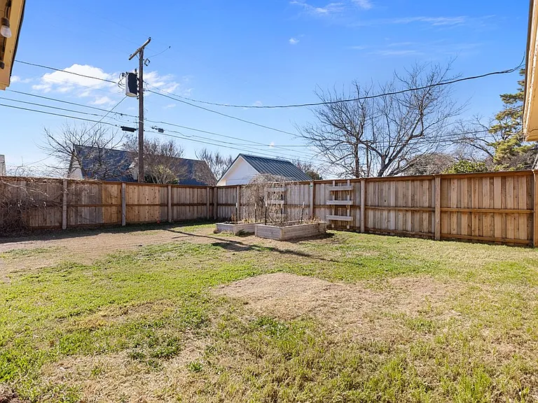 3812 E Everglade Ave — Photo 17