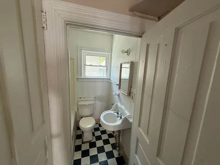 233 N Martin Luther King Jr Blvd #1 — Photo 4