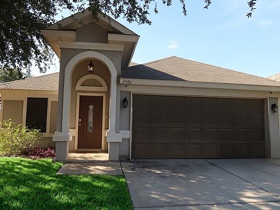 2nd image of 1906 Stone Field Ln
