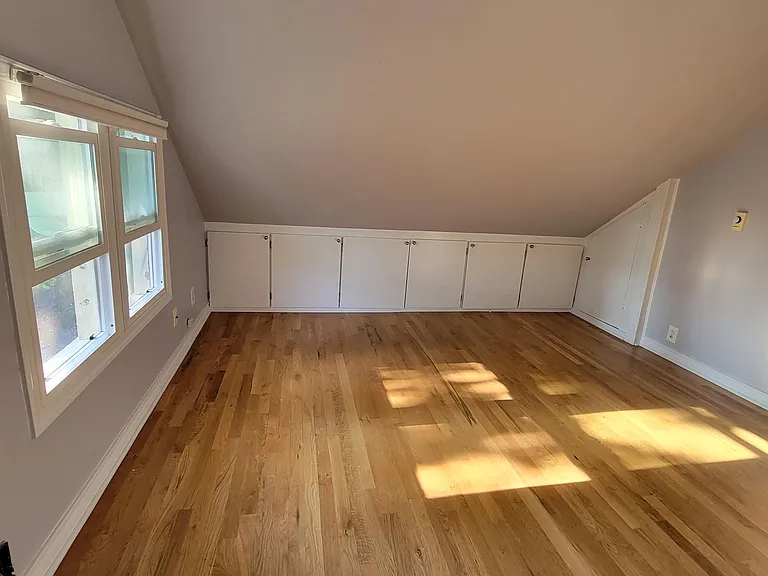 2805 NE 59th Ave — Photo 2