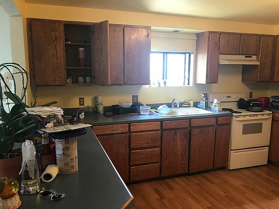 2nd image of 1154 W Elm St