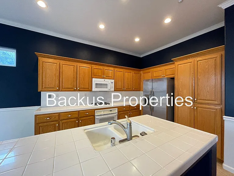 10 Elizabeth Cir — Photo 7
