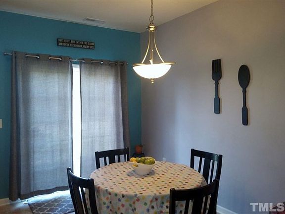 4th image of 1304 Cozart St Unit 105