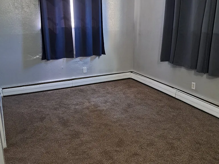 1931 Clinton St #4 — Photo 2