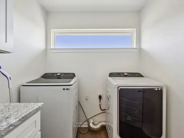 2500 Houston Dr — Photo 4