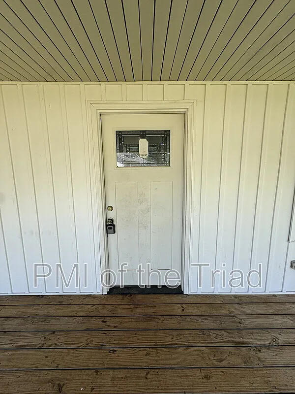 3 bed, 2.0 bath, 1164 sqft, $1,440 — Photo 2