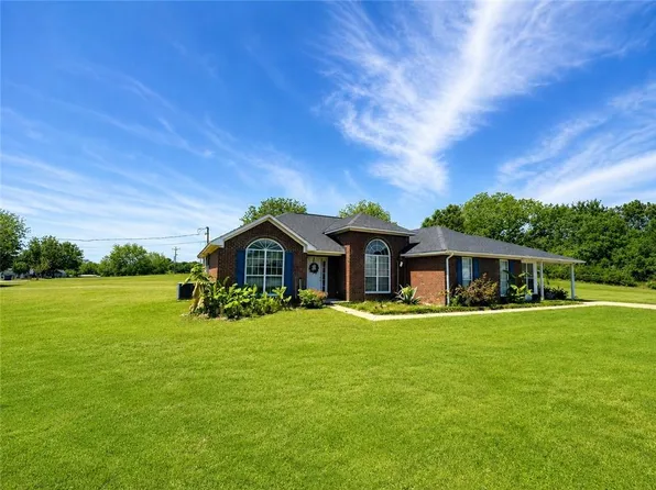 8 McLendon Rd, Fort Mitchell, AL 36856