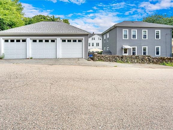 4th image of 101 Burgess Ave